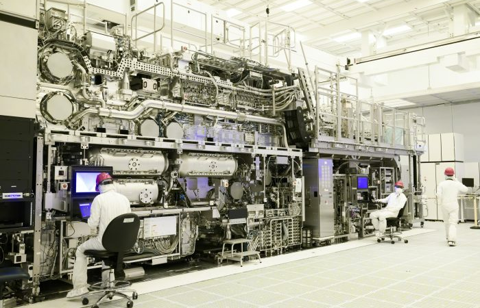 Intel monta primeira máquina para fabricar chips com menos de 2 nanômetros
